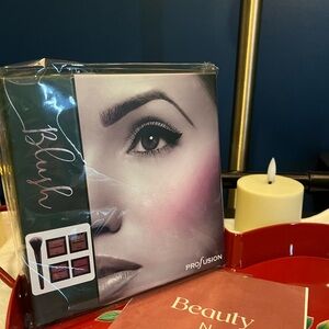 Profusion Cosmetics Eyeshadow Palette - Bold Pink and Purple Hues